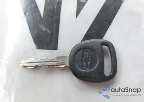 2001 Chevrolet Silverado 2500Hd Ls z USA, uszkodzony, nr VIN 1GCHK29U01E227692